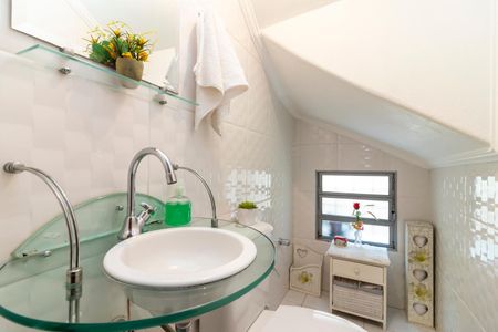Casa à venda com 142m², 4 quartos e 3 vagas Casa à venda com 142m², 4 quartos e 3 vagasLavabo