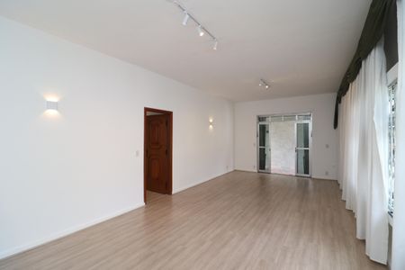 Sala de casa à venda com 5 quartos, 300m² em Portuguesa, Rio de Janeiro
