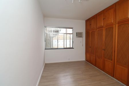 Casa à venda com 300m², 5 quartos e 4 vagasSuíte