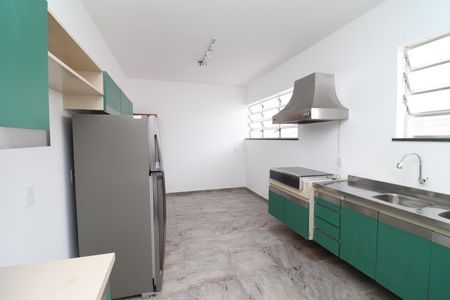 Casa à venda com 300m², 5 quartos e 4 vagasCozinha