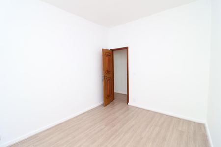 Casa à venda com 300m², 5 quartos e 4 vagasQuarto 2