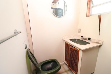 Casa à venda com 300m², 5 quartos e 4 vagasBanheiro Social 2