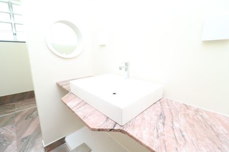 Casa à venda com 300m², 5 quartos e 4 vagasBanheiro Social