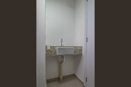 Banheiro de kitnet/studio à venda com 1 quarto, 22m² em Vila Madalena, São Paulo
