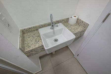 Banheiro de kitnet/studio à venda com 1 quarto, 22m² em Vila Madalena, São Paulo