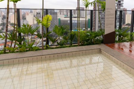 Apartamento à venda com 61m², 1 quarto e 1 vaga Apartamento à venda com 61m², 1 quarto e 1 vagaÁrea Comum - Piscina