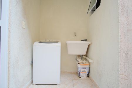 Casa para alugar com 180m², 2 quartos e 1 vagaÁrea de Serviço