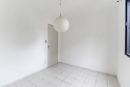 Quarto 2 de apartamento para alugar com 2 quartos, 44m² em Jardim Santa Teresinha, São Paulo