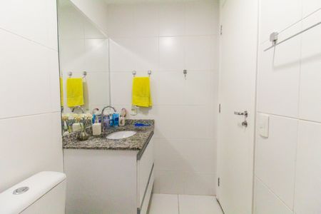 Apartamento à venda com 55m², 2 quartos e 1 vaga Apartamento à venda com 55m², 2 quartos e 1 vagaBanheiro