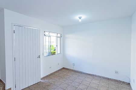 Sala de casa para alugar com 2 quartos, 80m² em Vila Nina, São Paulo