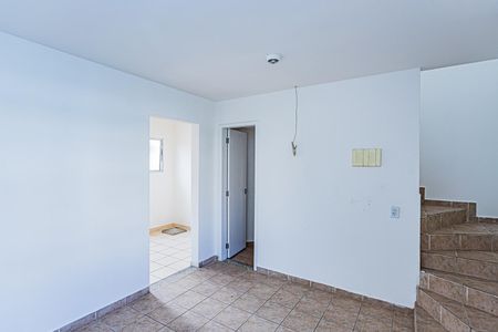 Sala de casa para alugar com 2 quartos, 80m² em Vila Nina, São Paulo