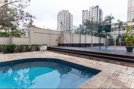 Apartamento para alugar com 168m², 3 quartos e 3 vagas Apartamento para alugar com 168m², 3 quartos e 3 vagasÁrea Comum - Piscina