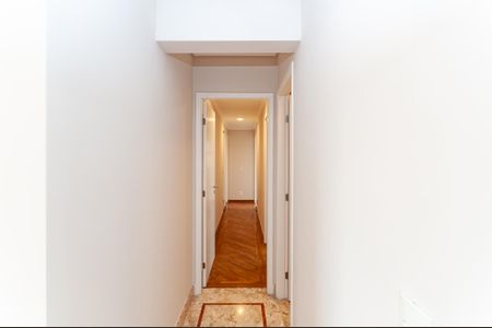 Apartamento para alugar com 168m², 3 quartos e 3 vagas Apartamento para alugar com 168m², 3 quartos e 3 vagasCorredor