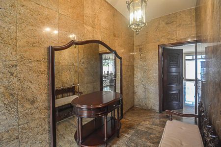 Casa à venda com 700m², 4 quartos e 6 vagasHall