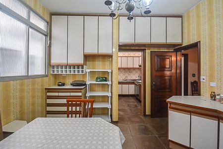 Casa à venda com 700m², 4 quartos e 6 vagasCozinha