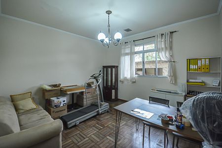 Casa à venda com 700m², 4 quartos e 6 vagasSala de TV