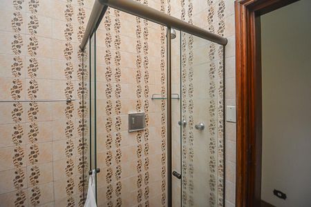 Casa à venda com 700m², 4 quartos e 6 vagasBanheiro 2