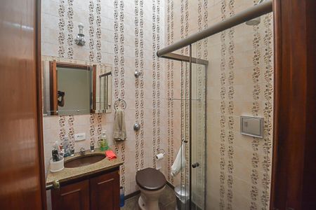 Casa à venda com 700m², 4 quartos e 6 vagasBanheiro 2