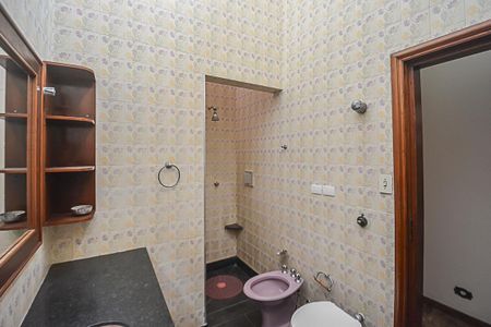 Casa à venda com 700m², 4 quartos e 6 vagasBanheiro 1