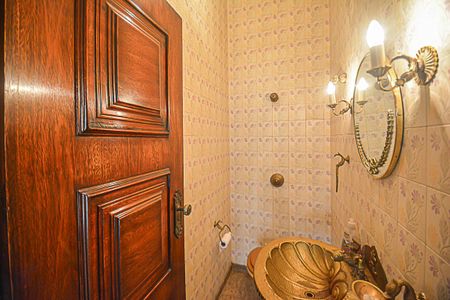 Casa à venda com 700m², 4 quartos e 6 vagasLavabo