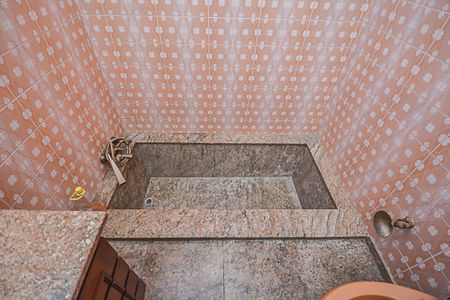 Casa à venda com 700m², 4 quartos e 6 vagasBanheiro da Suíte