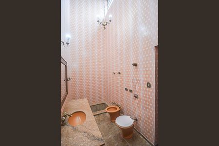 Casa à venda com 700m², 4 quartos e 6 vagasBanheiro da Suíte