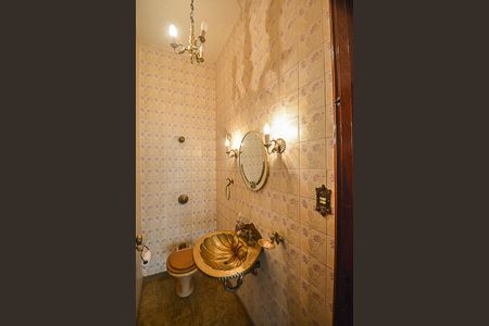 Casa à venda com 700m², 4 quartos e 6 vagasLavabo