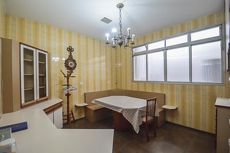 Casa à venda com 700m², 4 quartos e 6 vagasCozinha