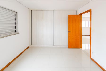 Apartamento para alugar com 160m², 3 quartos e 2 vagas Apartamento para alugar com 160m², 3 quartos e 2 vagasSuíte