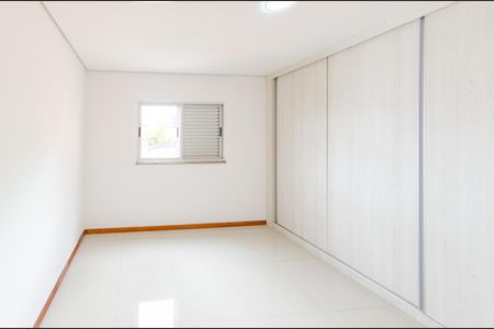 Apartamento para alugar com 160m², 3 quartos e 2 vagas Apartamento para alugar com 160m², 3 quartos e 2 vagasSuíte