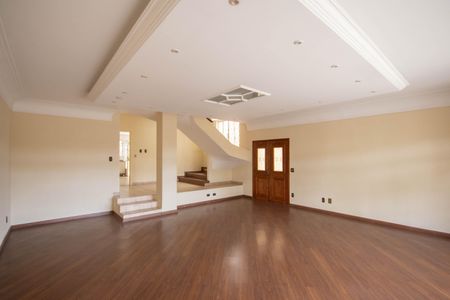 Casa para alugar com 260m², 4 quartos e 2 vagasSala