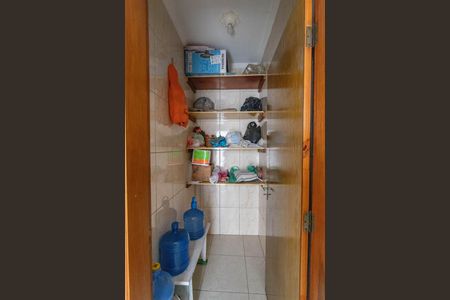 Casa à venda com 225m², 4 quartos e 2 vagas Casa à venda com 225m², 4 quartos e 2 vagasDespensa