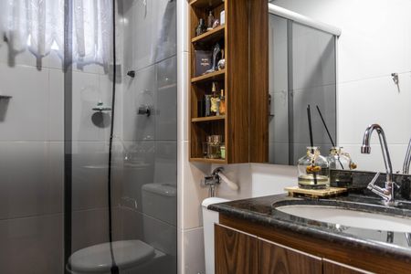 Apartamento à venda com 70m², 2 quartos e 2 vagasBanheiro Social
