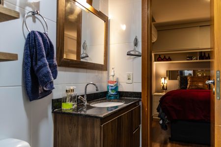 Apartamento à venda com 70m², 2 quartos e 2 vagasBanheiro da Suíte