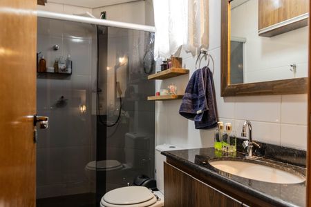 Apartamento à venda com 70m², 2 quartos e 2 vagasBanheiro da Suíte