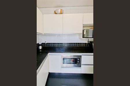 Apartamento à venda com 110m², 3 quartos e 1 vaga Apartamento à venda com 110m², 3 quartos e 1 vagaCozinha e Área de Serviço