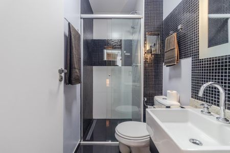 Banheiro de apartamento à venda com 1 quarto, 26m² em Pinheiros, São Paulo