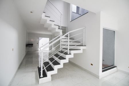 Casa à venda com 120m², 3 quartos e 2 vagas Casa à venda com 120m², 3 quartos e 2 vagasSala