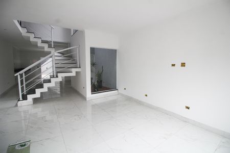 Casa à venda com 120m², 3 quartos e 2 vagas Casa à venda com 120m², 3 quartos e 2 vagasSala