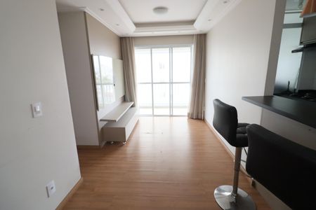 Sala de apartamento à venda com 2 quartos, 61m² em Km 18, Osasco