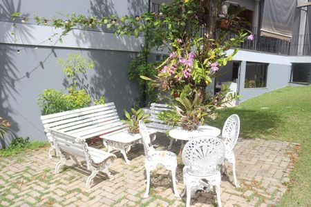 Casa para alugar com 279m², 3 quartos e 8 vagasQuintal