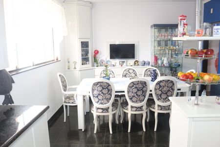 Casa para alugar com 279m², 3 quartos e 8 vagasCozinha