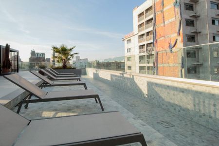 Studio à venda com 25m², 0 quarto e 1 vaga Studio à venda com 25m², 0 quarto e 1 vagaÁrea comum - Piscina