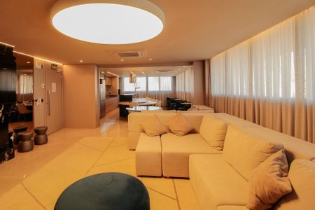 Studio à venda com 25m², 0 quarto e 1 vaga Studio à venda com 25m², 0 quarto e 1 vagaÁrea comum - Salão de festas