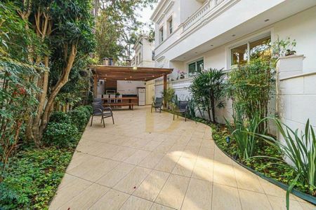 Casa à venda com 565m², 4 quartos e 5 vagas