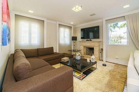 Casa à venda com 4 quartos, 565m² em Chácara Monte Alegre, São Paulo
