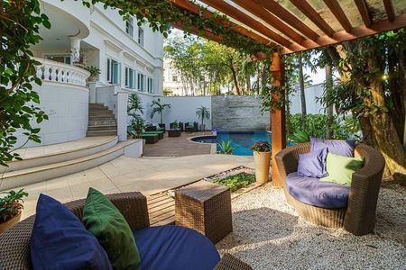 Casa à venda com 565m², 4 quartos e 5 vagas