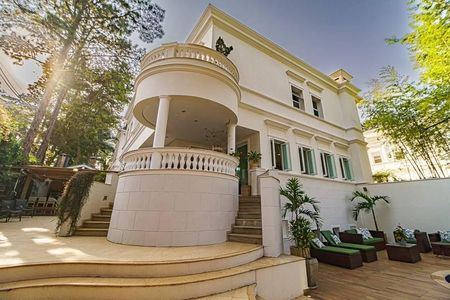 Casa à venda com 565m², 4 quartos e 5 vagas