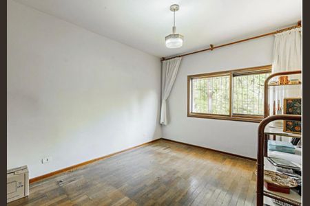 Casa à venda com 4 quartos, 271m² em Vila Madalena, São Paulo
