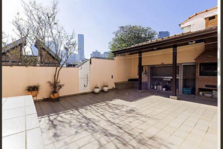 Casa à venda com 4 quartos, 271m² em Vila Madalena, São Paulo